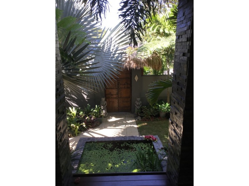 6 Carefree street, Coochiemudlo Island QLD 4184