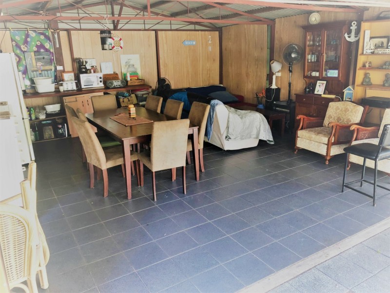 11 Elizabeth Street, Coochiemudlo Island QLD 4184