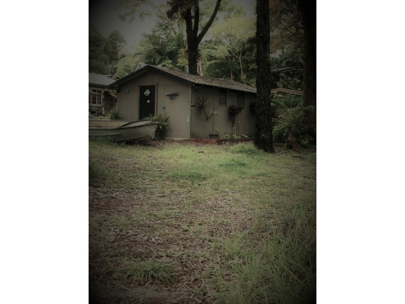 11 Elizabeth Street, Coochiemudlo Island QLD 4184