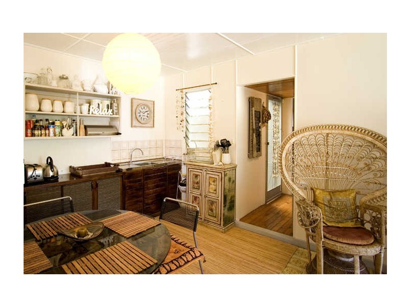 16 Orangegrove Street, Coochiemudlo Island QLD 4184