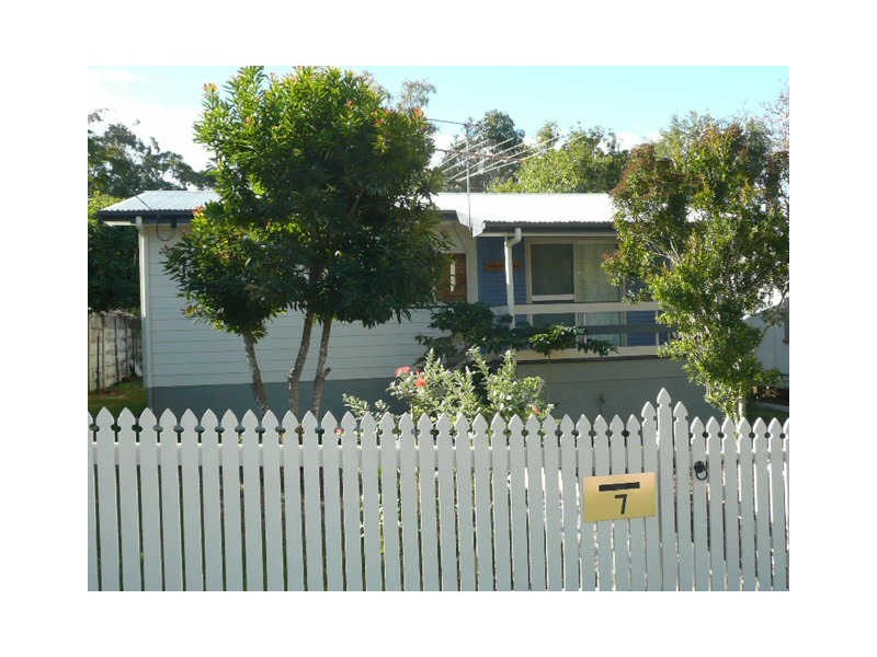 7 Kingfisher Street, Coochiemudlo Island QLD 4184