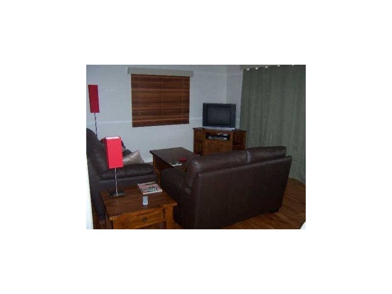 7 Kingfisher Street, Coochiemudlo Island QLD 4184