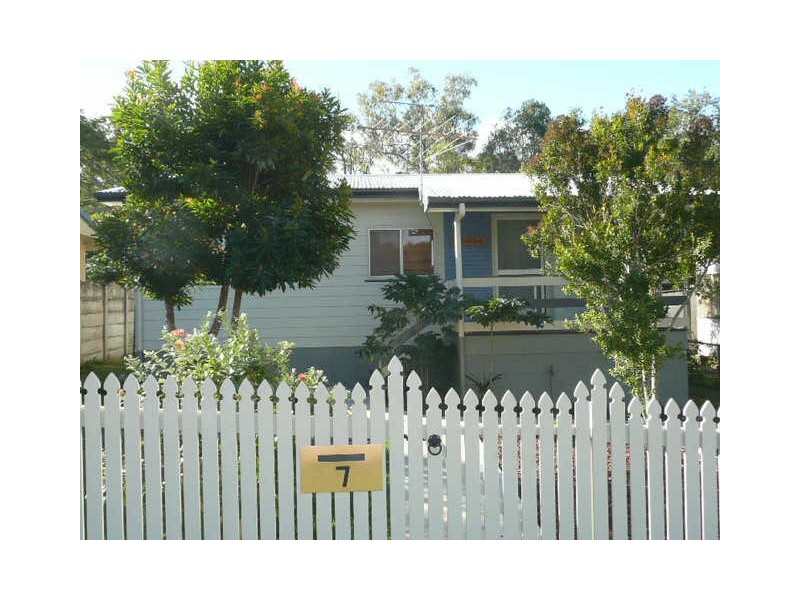7 Kingfisher Street, Coochiemudlo Island QLD 4184