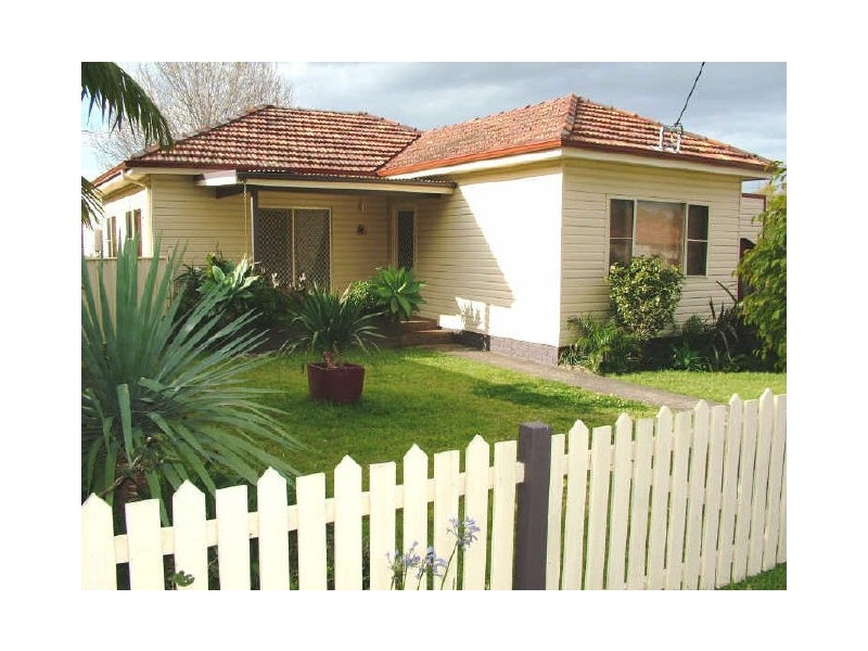 34 Dymock Street, Balgownie NSW 2519