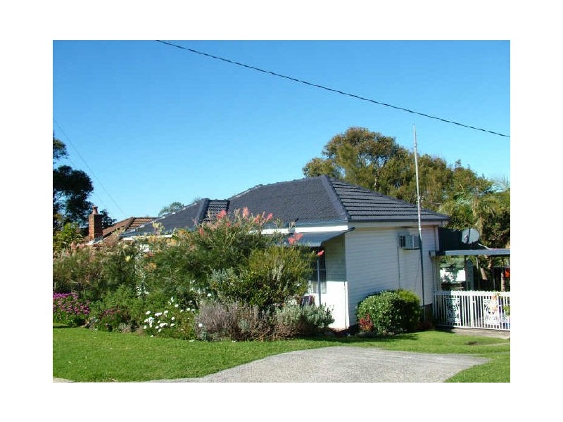 19 Westmacott Parade, Bulli NSW 2516