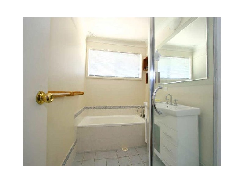 28 Lawrence Street, Woonona NSW 2517