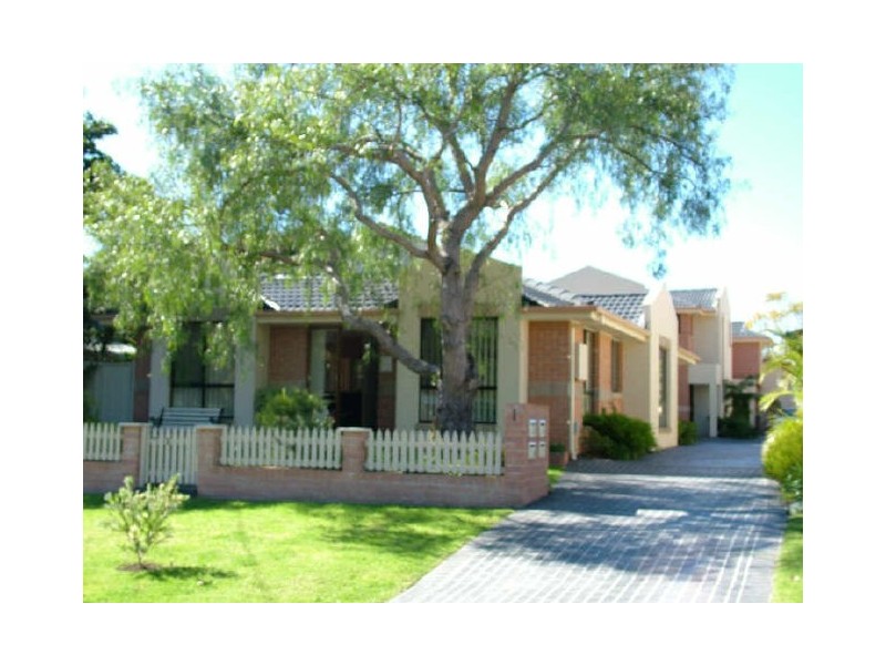 2/1 William Street, Balgownie NSW 2519