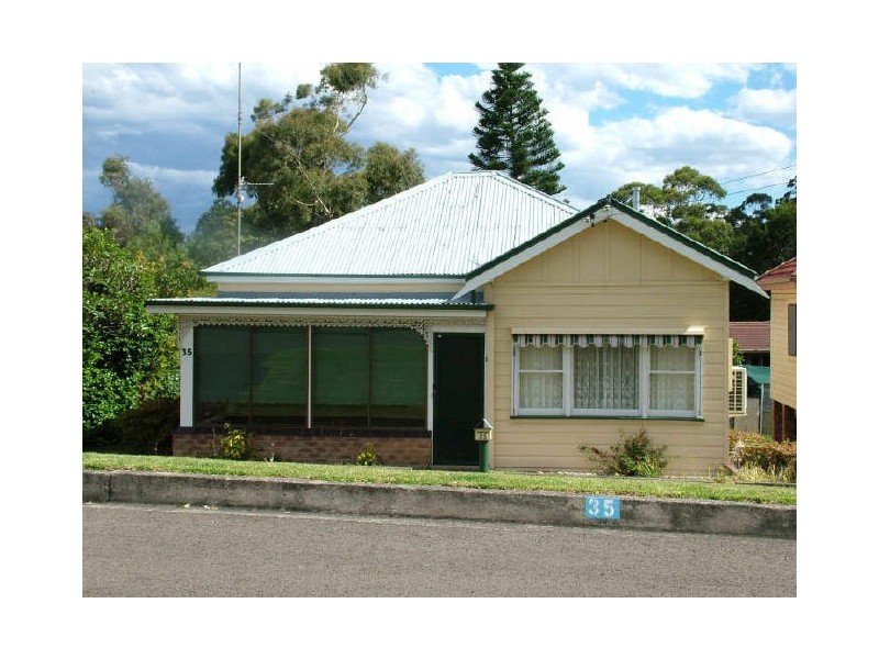 35 Owen Street, Bulli NSW 2516