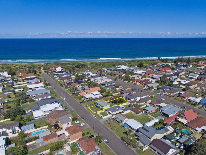 37 Bondi Road, The Entrance North NSW 2261