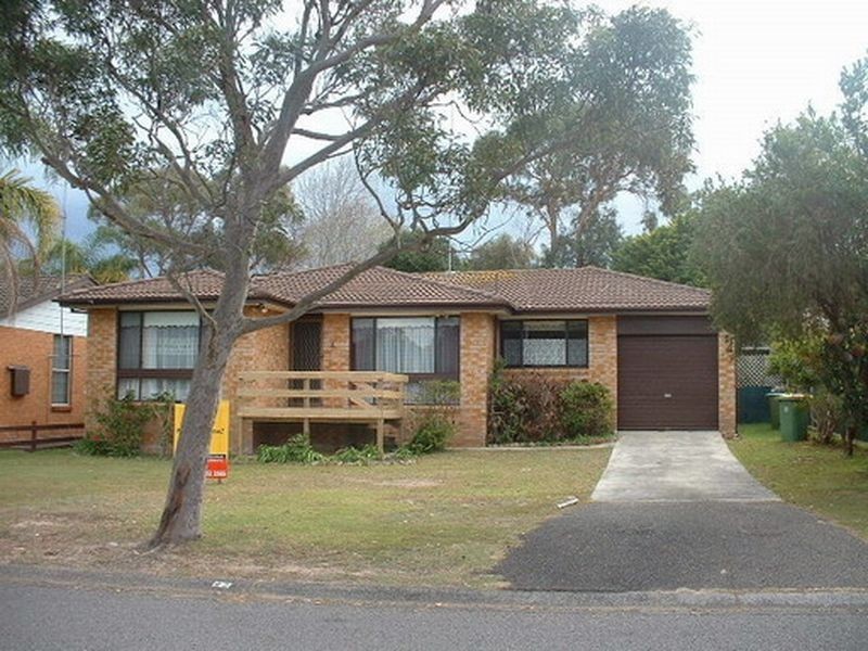 22 Sierra Avenue, Bateau Bay NSW 2261