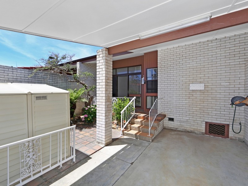 2/4-8 The Crescent, Blue Bay NSW 2261