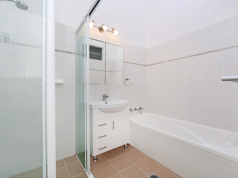 2/4-8 The Crescent, Blue Bay NSW 2261