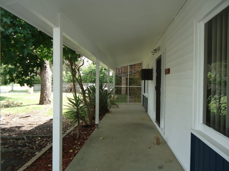 239 Lakedge Avenue, Berkeley Vale NSW 2261