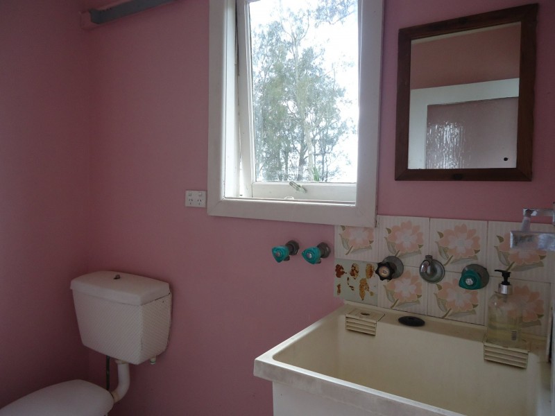 239 Lakedge Avenue, Berkeley Vale NSW 2261