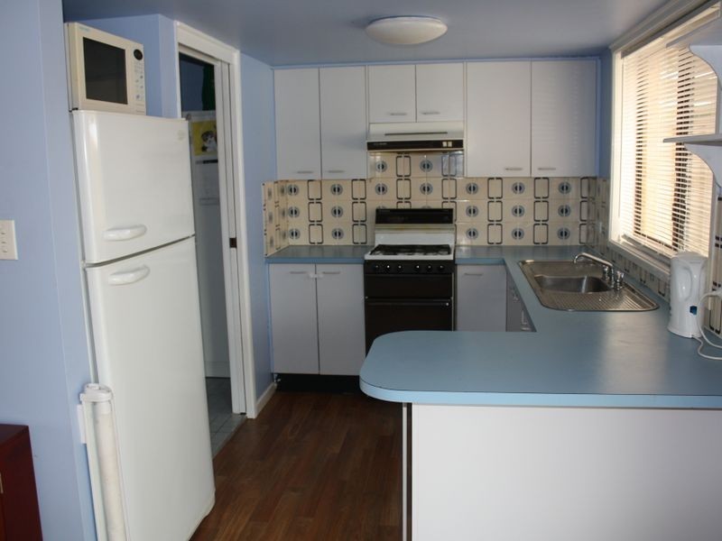 1/6 Adrian Close, Bateau Bay NSW 2261