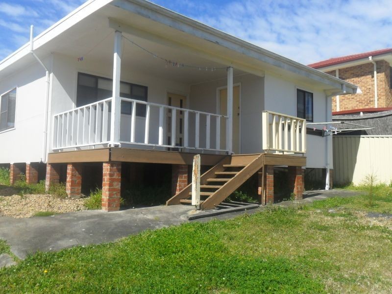 25 McGirr Avenue, The Entrance NSW 2261