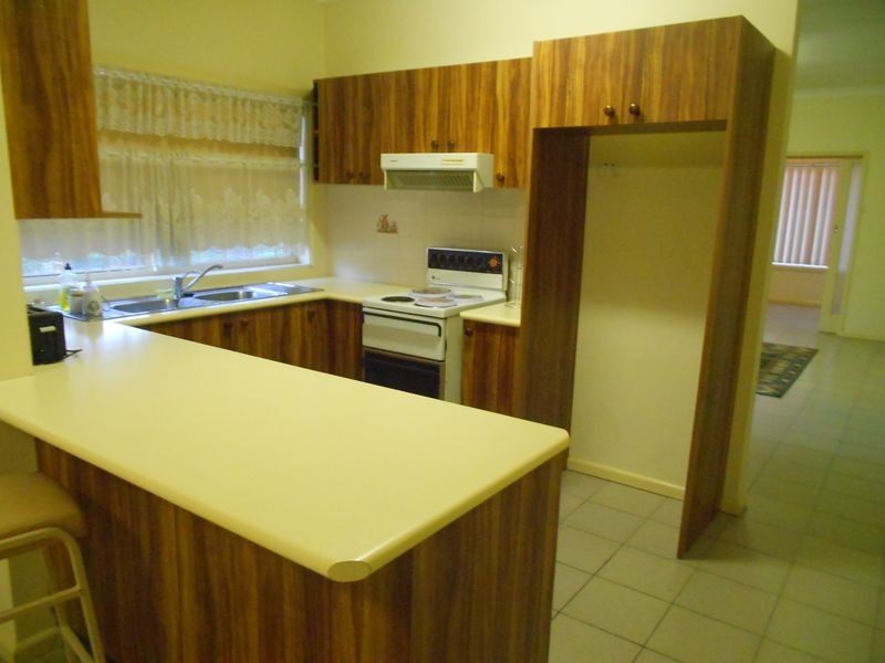 1 Currawong Street, Blue Bay NSW 2261