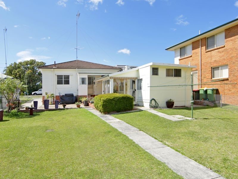87 Lakeside Parade, The Entrance NSW 2261