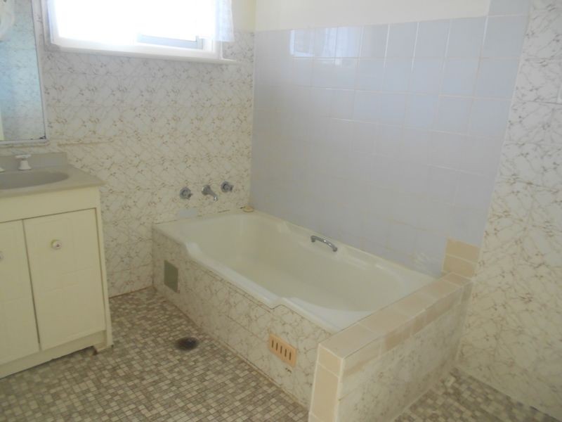 6 Battley Avenue, The Entrance NSW 2261