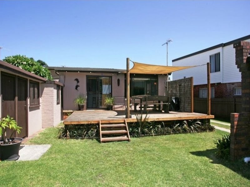 6 Bondi Road, The Entrance North NSW 2261