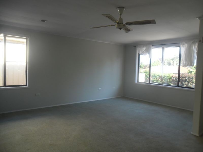 11 Pendant Parade, Killarney Vale NSW 2261