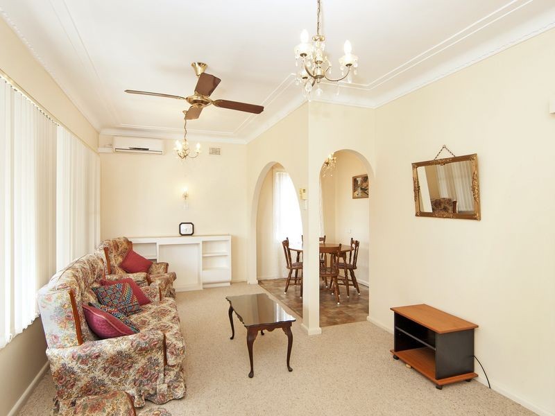 31 Warrigal Street, The Entrance NSW 2261