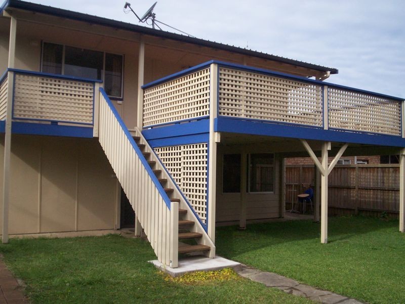 96 Kathleen White Crescent, Killarney Vale NSW 2261