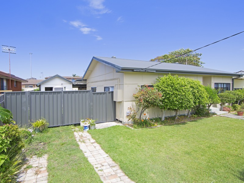 51 Anzac Road, Long Jetty NSW 2261