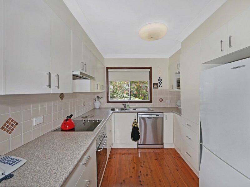 6 Manly Parade, The Entrance North NSW 2261