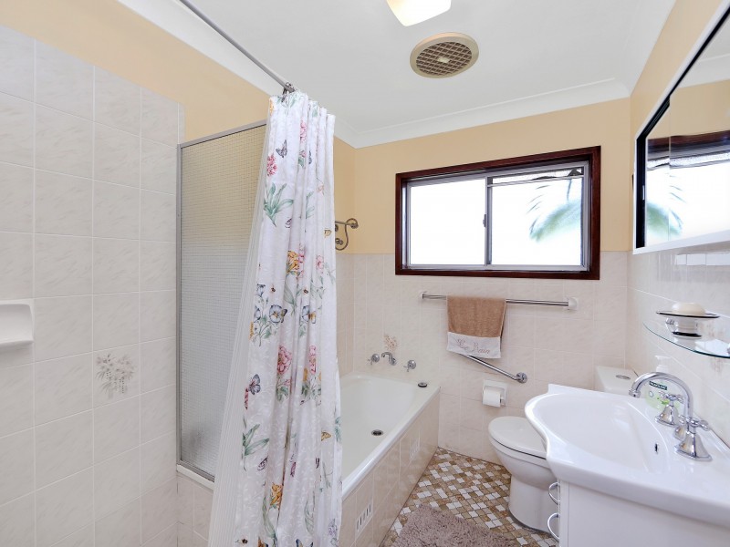 6 Manly Parade, The Entrance North NSW 2261