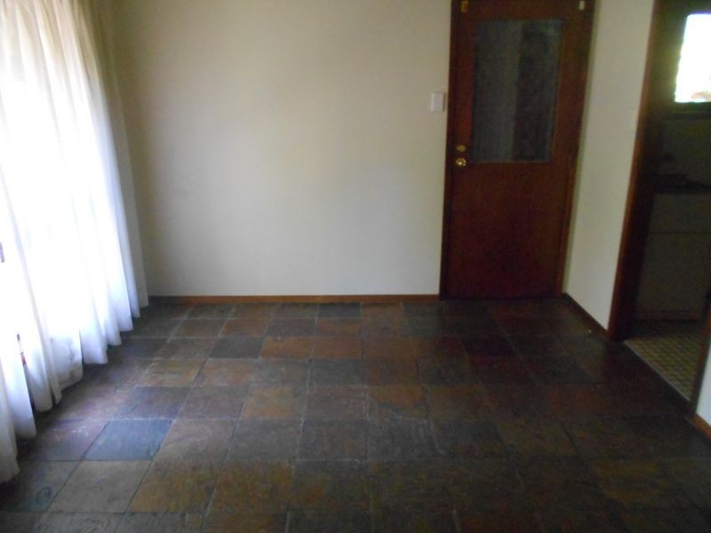 33 Pindarri Avenue, Berkeley Vale NSW 2261