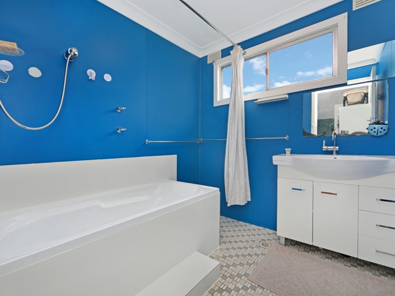 9 Coogee Avenue, The Entrance North NSW 2261