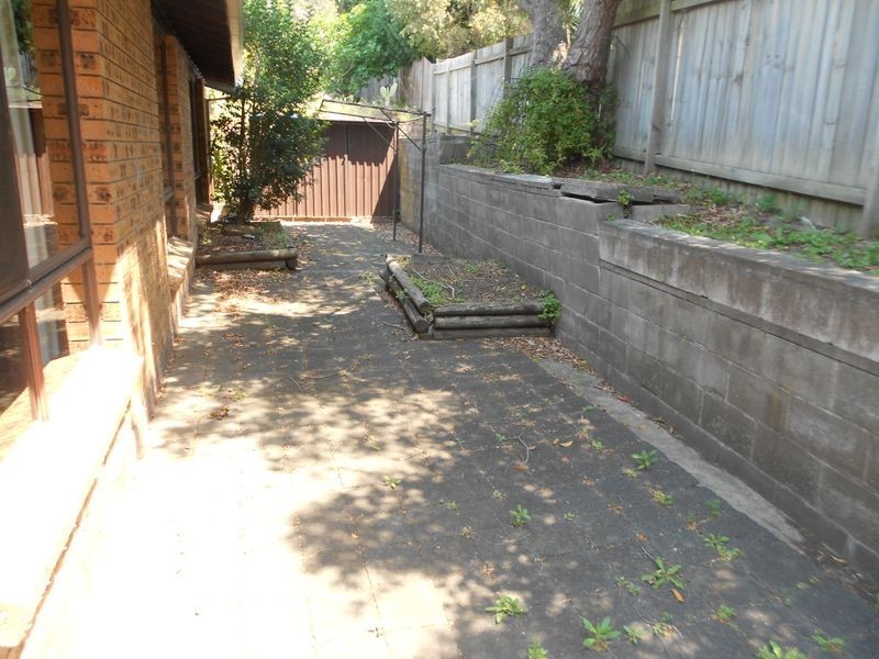 33 Prindarri Avenue, Berkeley Vale NSW 2261