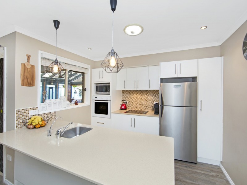 1/21A Sir Joseph Banks Drive, Bateau Bay NSW 2261