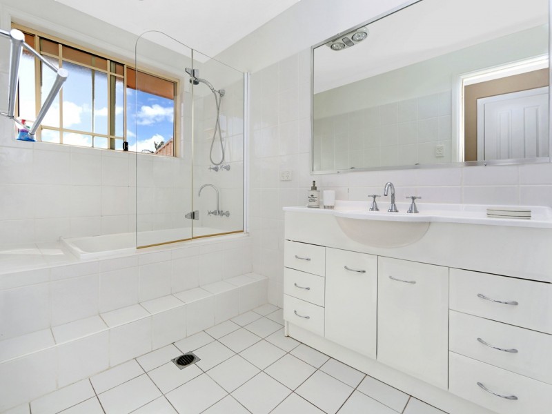 1/21A Sir Joseph Banks Drive, Bateau Bay NSW 2261