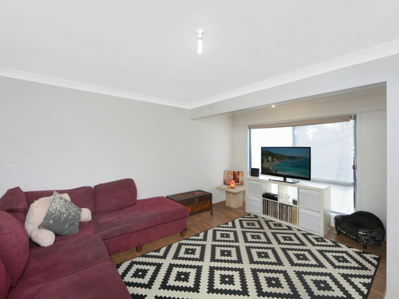 27 The Glen, Berkeley Vale NSW 2261