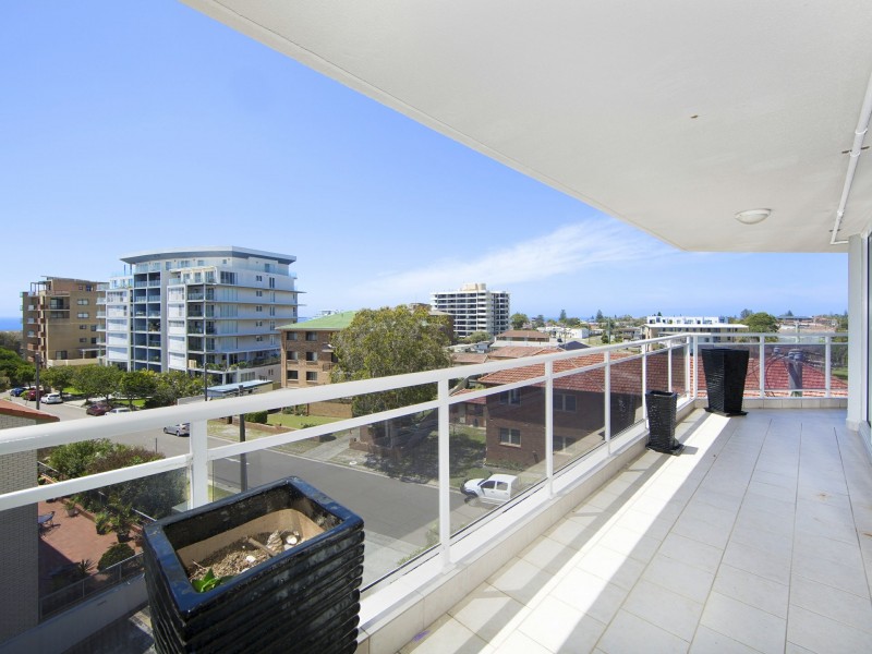 304/18 Dening Street, The Entrance NSW 2261