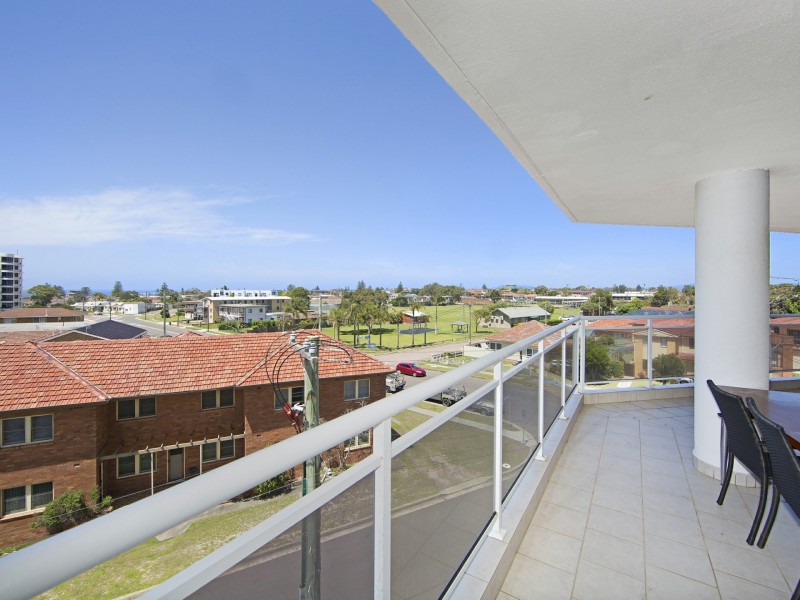 304/18 Dening Street, The Entrance NSW 2261