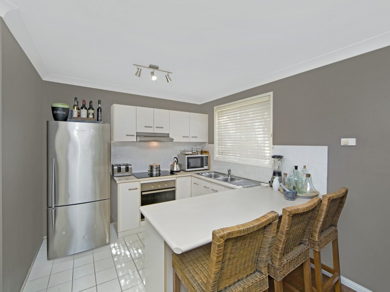 2/236 Cresthaven Avenue, Bateau Bay NSW 2261