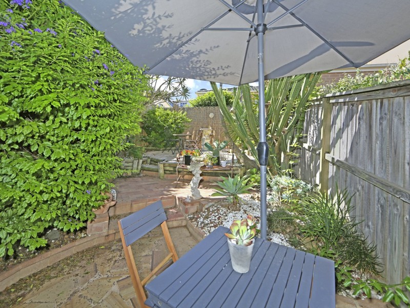2/236 Cresthaven Avenue, Bateau Bay NSW 2261
