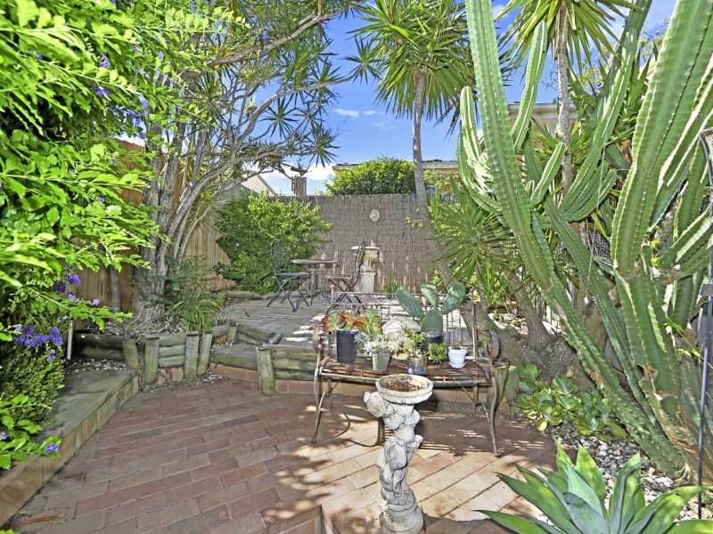 2/236 Cresthaven Avenue, Bateau Bay NSW 2261