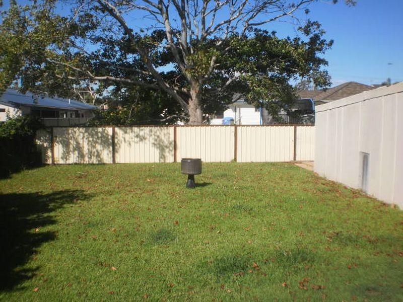 41 Sabrina Avenue, Bateau Bay NSW 2261