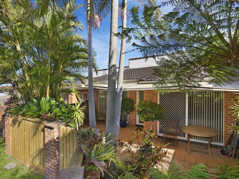 2/9-11 Boondilla Road, The Entrance NSW 2261