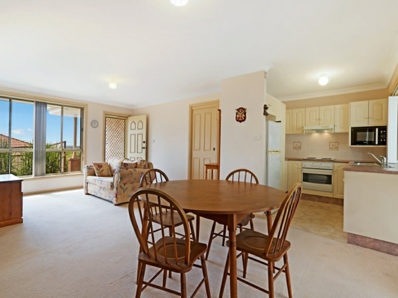 17/2 Hillview Crescent, Tuggerah NSW 2259