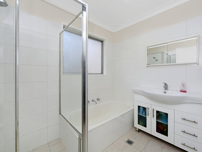 27 The Glen, Berkeley Vale NSW 2261