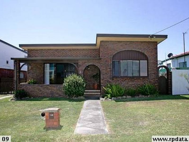 6 Bondi Road, The Entrance North NSW 2261