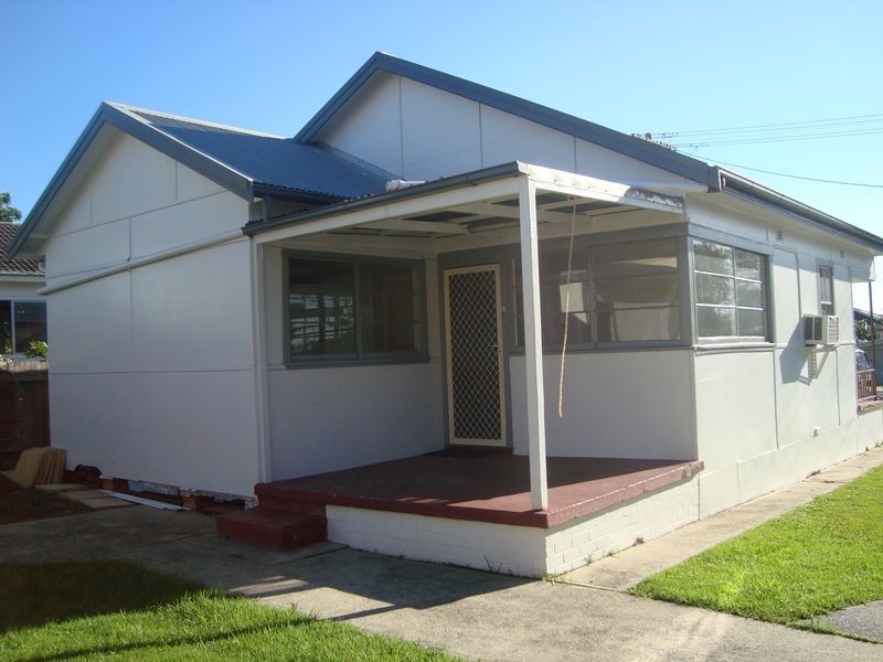 16 McGirr Avenue, The Entrance NSW 2261