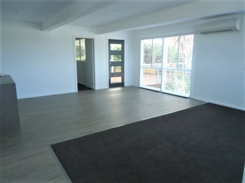 1/98 Lowanna Street, Forresters Beach NSW 2260