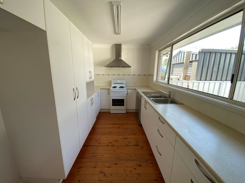 20 Black Swan Street, Berkeley Vale NSW 2261