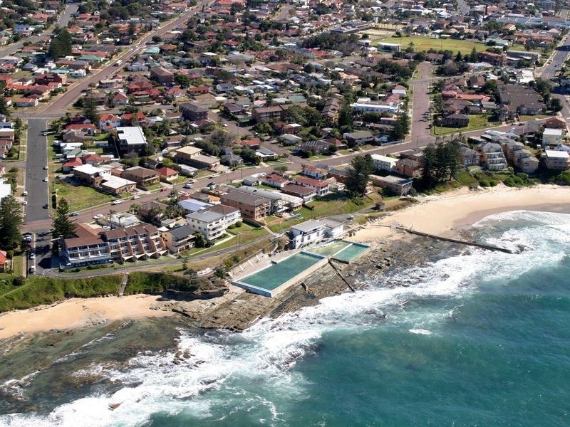 2/10 Bay Road, The Entrance NSW 2261